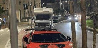 Genova, Lamborghini nei posteggi per disabili in corso Italia Lamborghini posteggio disabili corso Italia