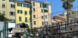 Pegli, divampano le proteste per la spiaggia libera terra di nessuno Pegli spiaggia libera