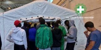 Genova, un mese di tendopoli per Migranti a Voltri