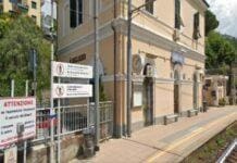 Bogliasco, auto resta bloccata nel passaggio a livello, treni rallentati Bogliasco passaggio a livello stazione