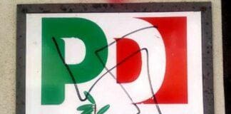 Chiavari, svastica sull’insegna del circolo Pd di via Costaguta svastica circolo PD chiavari