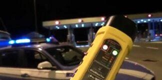Genova, due patenti ritirate con le nuove norme del Codice della Strada Polizia stradale controlli anti alcol test