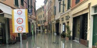 Celle Ligure, centro storico allagato per la mareggiata Celle Ligure allagata mareggiata 3 novembre 2023