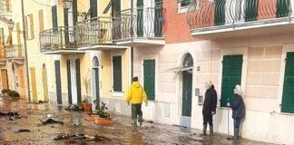 Sestri Levante, la mareggiata allaga il caruggio, la protesta Riva Trigoso mareggiata 3 novembre 2023