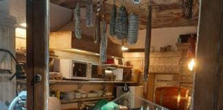 Genova, furto e danni in un locale di via Canneto Il Lungo: indagini in corso