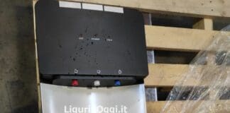 Genova, maxi sequestro di distributori d’acqua per ufficio al Porto di Pra’ distributori cinesi sequestrati