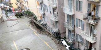 Maltempo a Genova, evacuati alcuni piani dei palazzi colpiti dalla frana a Castelletto frana via Cabrini Genova