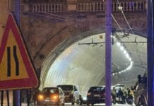 Genova, grave incidente nella Galleria Nino Bixio, chiusa nella notte Galleria Bixio Genova incidente 24 nov 2023