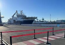 Migranti, la nave Geo Barents nel porto di Genova, a bordo 36 naufraghi Geo barents Genova Migranti