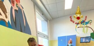 Genova, il Natale benefico di vigili del Fuoco, polizia e volontari Vigili fuoco Natale Gaslini