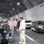 coda autostrada giocano pallone