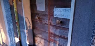 Bargagli, letame scaricato davanti agli uffici dei servizi sociali, indagini Bargagli uffici letame