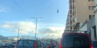 Genova, incidente tra bus e camion in corso Gastaldi: un ferito e traffico in tilt corso Gastaldi coda Genova
