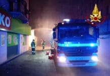 Genova, fiamme nel supermercato Basko di via Barabino Foce Genova incendio supermercato basko via Barabino