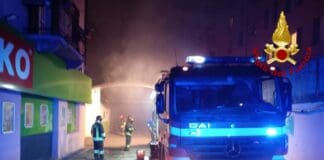Genova, fiamme nel supermercato Basko di via Barabino Foce Genova incendio supermercato basko via Barabino
