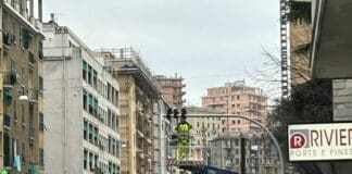 Genova, semafori intelligenti a Marassi, spuntano le telecamere tra le perplessità Marassi corso De Stefanis, semaforo intelligente