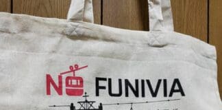 Genova, comitati No Funivia lanciano lo shopper di auto-finanziamento No funivia shopper