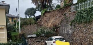 Pieve Ligure, frana un muraglione e sfiora auto di passaggio Pieve Ligure crollo muraglione