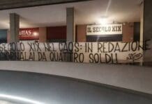 Genova, striscione di insulti e intimidazione a Il Secolo XIX Il secolo XIX striscione intimidazione e insulti