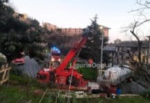 Genova, Tir e traffico bloccato per l’intera giornata in via Cravasco Tir incastrato via Cravasco Prà Genova
