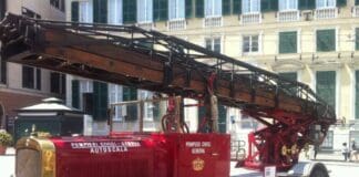 Vigili del Fuoco festeggiano 85 anni di attività Vigili del fuoco auto storica