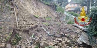 Pieve Ligure, strada riaperta ad una corsia dopo la frana di ieri