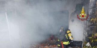Davagna, fiamme in un box, salvata una donna disabile Incendio Davagna 6 febbraio 2024