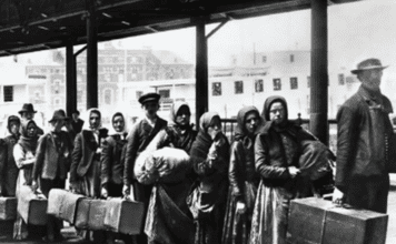 Genova, Migranti e Emigranti italiani sui piroscafi, riflessioni al Museo del Mare Emigranti italiani, migranti, emigrazione