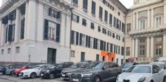Genova, ancora polemiche per piazza Matteotti trasformata in parcheggio piazza Matteotti Genova