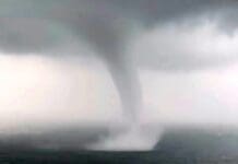 Finale Ligure, enorme tromba marina al largo Finale Ligure Tromba marina