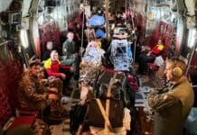 Genova, al Gaslini altri tre bambini di Gaza sfuggiti ai bombardamenti israeliani Gaslini volo umanitario bambini Gaza