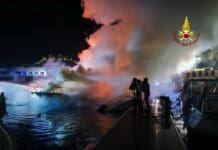 Genova, rogo di barche a Pra’, aperta un’indagine Pra' incendio barche 18marzo2024