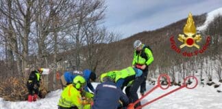 Santo Stefano d’Aveto, scia fuori pista e sbatte contro un albero, grave un 20enne Santo Stefano d'Aveto incidente sciatore
