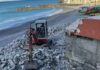 Camogli ruspa spiaggia demolizione ristorante mareggiata