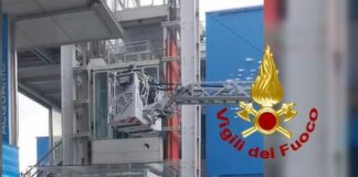 Acquario di Genova con ascensore bloccato, arrivano i vigili del fuoco Ascensore bloccato Acquario di Genova