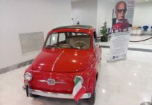 Sandro Pertini, la storica 500 rossa nel consiglio regionale della Liguria Sandro Pertini fiat 500