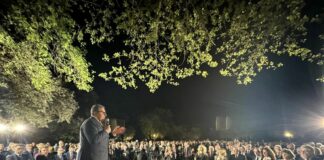 Genova, cena per 600 invitati-sostenitori per il presidente Toti Toti cena villa lo Zerbino