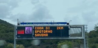 Autostrade, pomeriggio di code in A10, A7 e A26