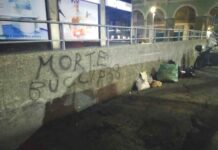Genova, scritte contro sindaco Bucci, la solidarietà del presidente Toti scritte contro Bucci Genova