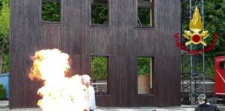 Cosa succede se l’olio della padella prende fuoco, il Video dei Vigili del Fuoco padella sul fuoco vigili del fuoco