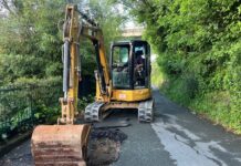 Chiavari, una voragine in via Ri Case Sparse, ruspe al lavoro Chiavari voragine via Ri Case Sparse