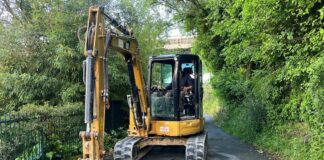 Chiavari, una voragine in via Ri Case Sparse, ruspe al lavoro Chiavari voragine via Ri Case Sparse