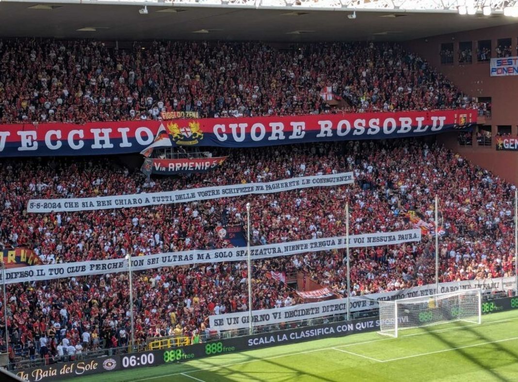 striscioni Genoa al Ferraris