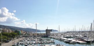 Lavagna, auto in mare nel porto, morta la donna, si indaga per omicidio stradale Lavagna Porto