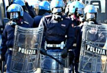 Genova, scontri tra tifosi, cresce la tensione e le forze dell’ordine sono in allarme Polizia anti guerriglia