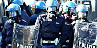 Genova, scontri tra tifosi, cresce la tensione e le forze dell’ordine sono in allarme Polizia anti guerriglia