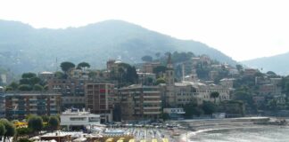 Recco Antiqua, mostra mercato di antiquariato e modernariato Recco spiaggia lungomare