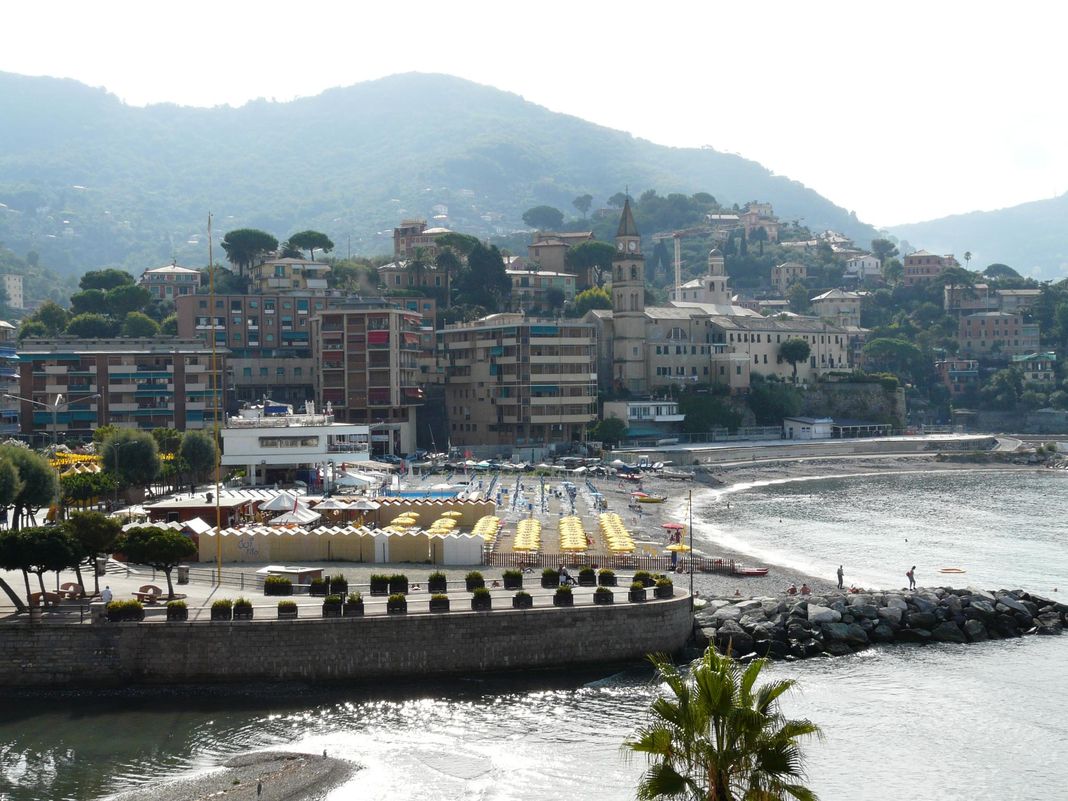 Recco spiaggia lungomare