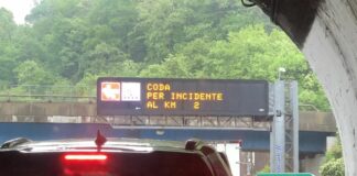 Caos Autostrade, incidenti e code in mattinata Coda autostrada A10 Genova aeroporto