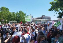 Genova, maxi corteo contro le scelte calate dall’alto dalla politica corteo comitati